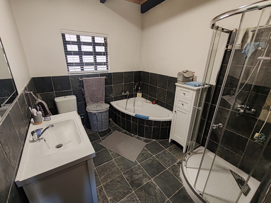 5 Bedroom Property for Sale in Hopefield Western Cape
